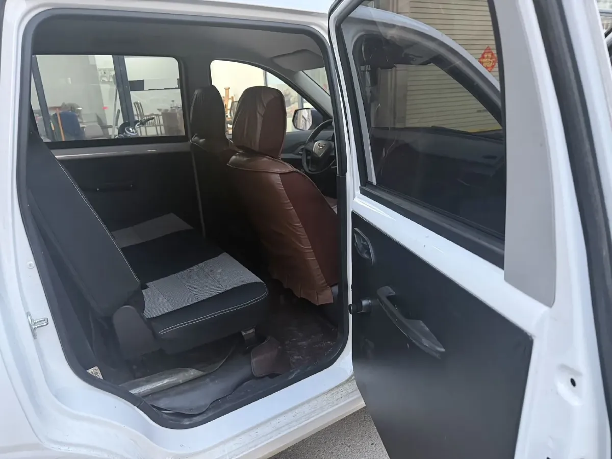 2021 WuLing RongGuang New Truck 1.5L 99HP L4 5MT,autocango,china used car exporter,china ev exporter,chinese used car exporter,chinese used ev exporter