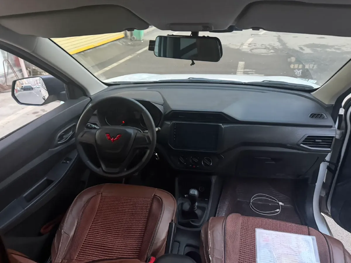 2021 WuLing RongGuang New Truck 1.5L 99HP L4 5MT,autocango,china used car exporter,china ev exporter,chinese used car exporter,chinese used ev exporter