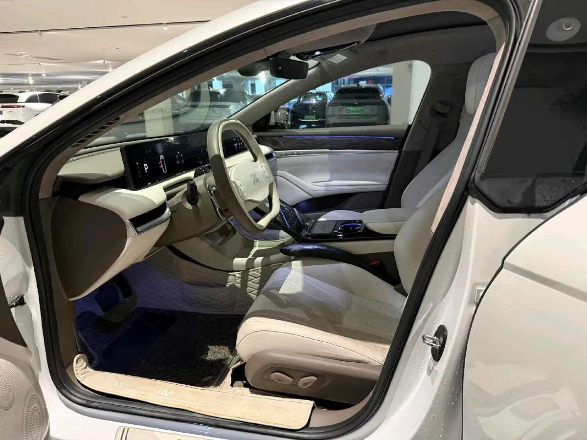 2022 IM L7 BEV 90KWH,autocango,china used car exporter,china ev exporter,chinese used car exporter,chinese used ev exporter