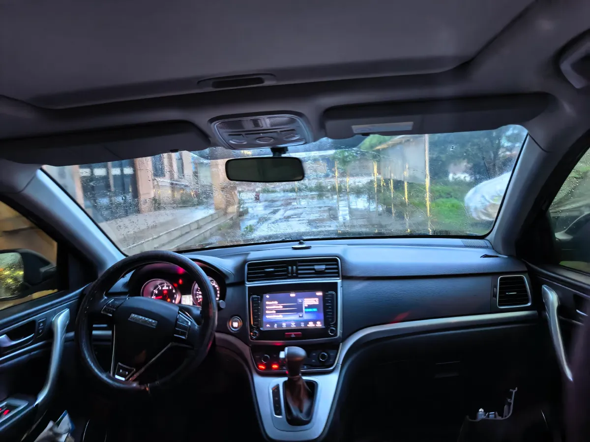 2019 Haval M6 1.5T 150HP L4 7DCT,autocango,china used car exporter,china ev exporter,chinese used car exporter,chinese used ev exporter