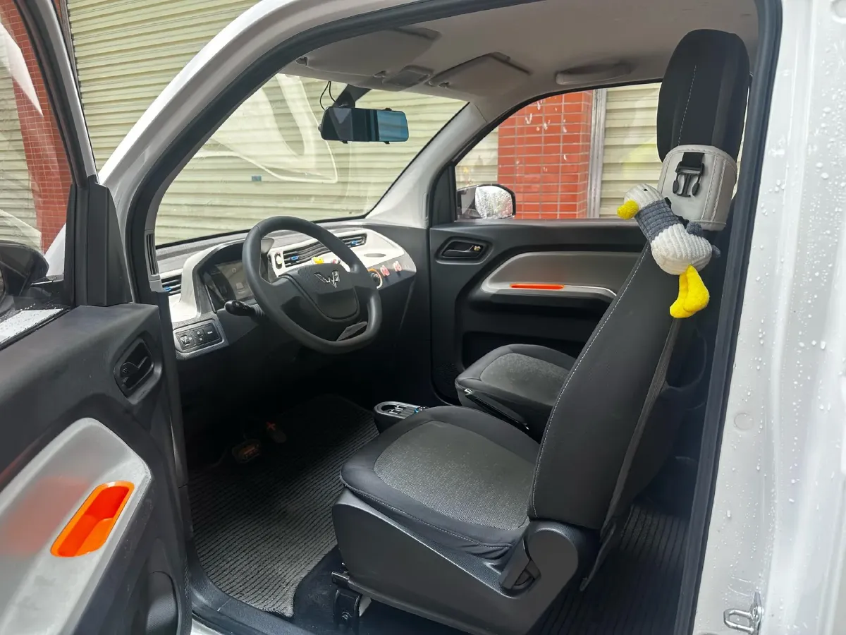 2020 WuLing HongGuang MINI EV BEV 9KWH,autocango,china used car exporter,china ev exporter,chinese used car exporter,chinese used ev exporter