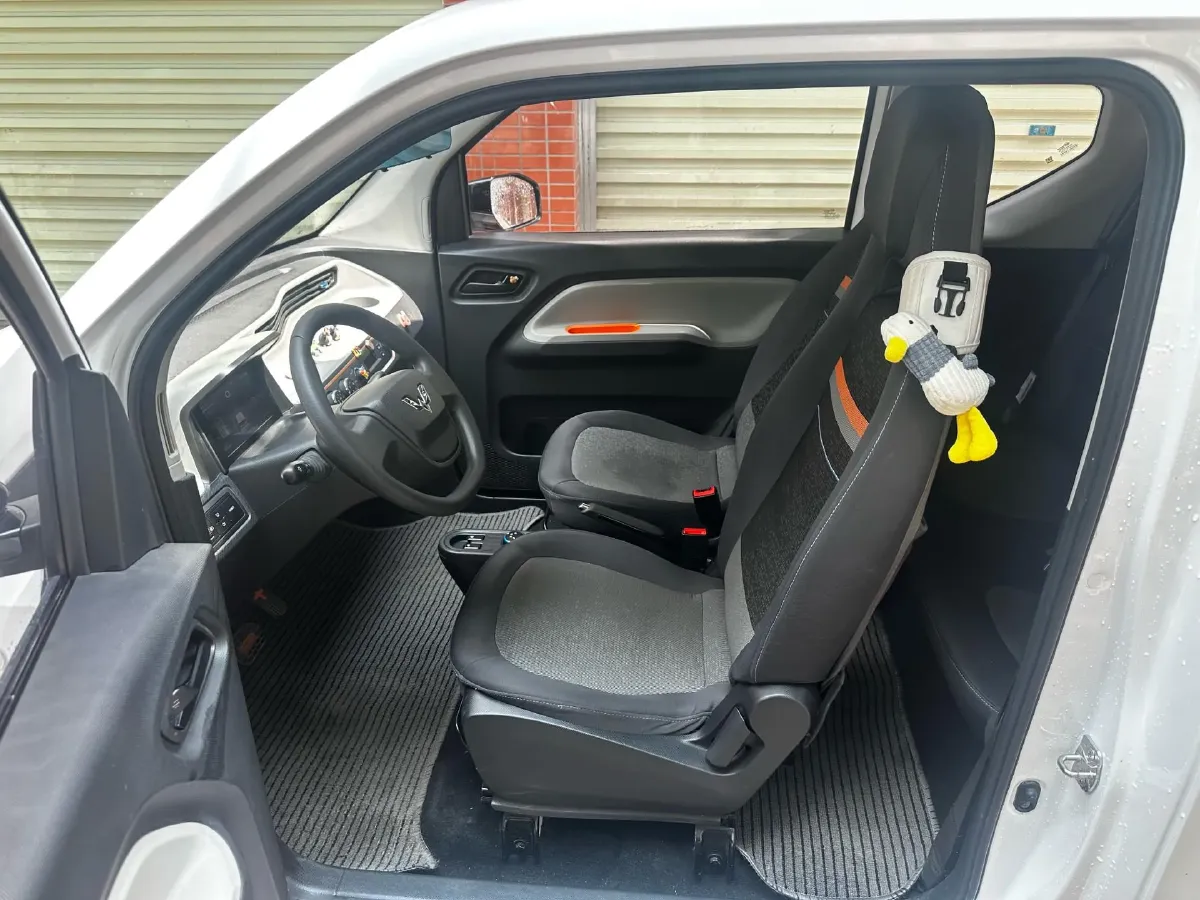 2020 WuLing HongGuang MINI EV BEV 9KWH,autocango,china used car exporter,china ev exporter,chinese used car exporter,chinese used ev exporter