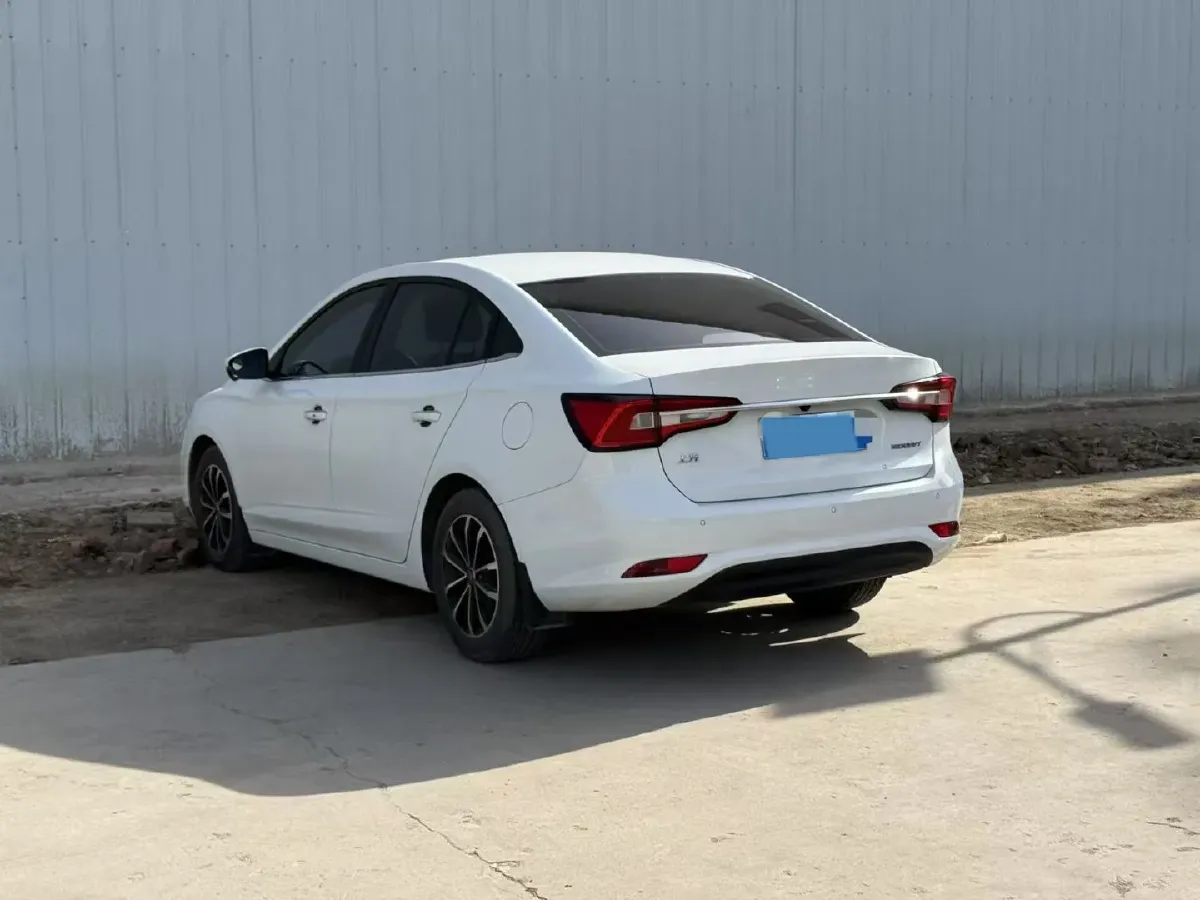 2020 Roewe i5 1.5L 120HP L4 CVT,autocango,china used car exporter,china ev exporter,chinese used car exporter,chinese used ev exporter