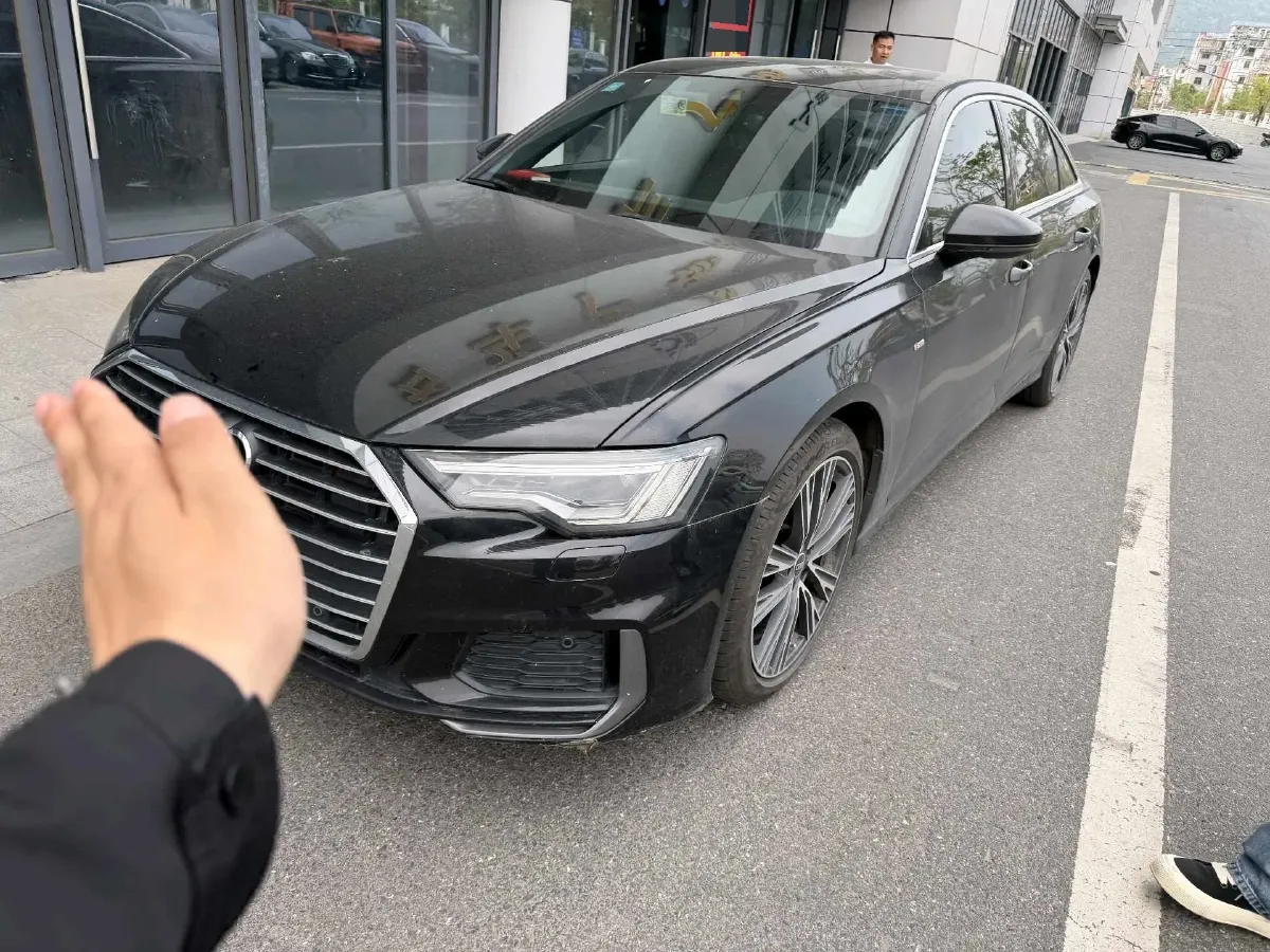 2022 Audi A6L 2.0T 224HP L4 7DCT,autocango,china used car exporter,china ev exporter,chinese used car exporter,chinese used ev exporter