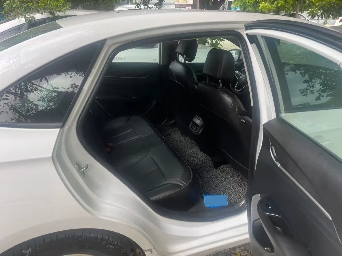 2021 Buick Excelle 1.5L 113HP L4 6AT,autocango,china used car exporter,china ev exporter,chinese used car exporter,chinese used ev exporter