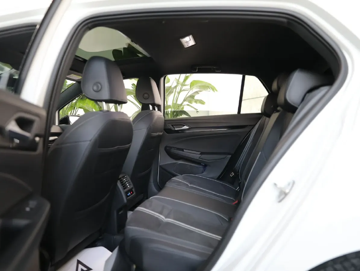 2023 Volkswagen Golf 1.4T 150HP L4 7DCT,autocango,china used car exporter,china ev exporter,chinese used car exporter,chinese used ev exporter