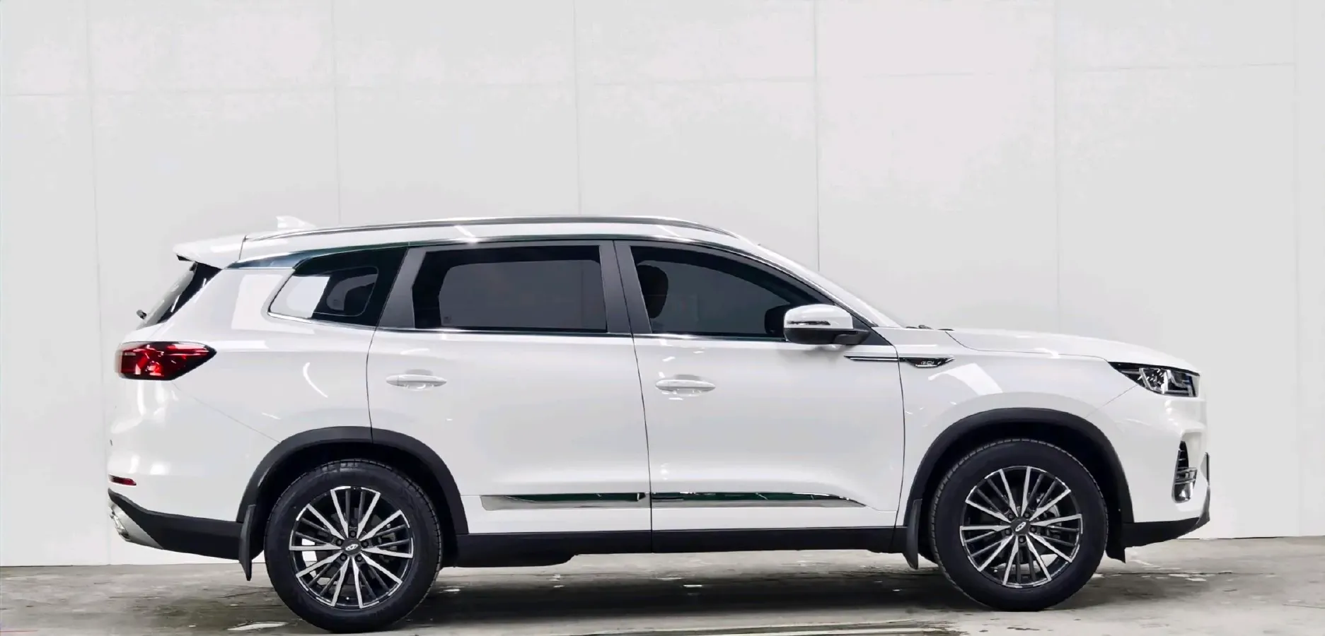 2021 Chery Tiggo 8 Plus 1.6T 197HP L4 7DCT,autocango,china used car exporter,china ev exporter,chinese used car exporter,chinese used ev exporter