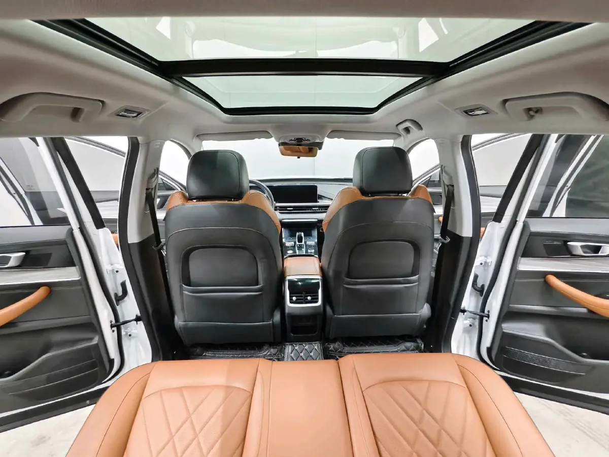 2021 Chery Tiggo 8 Plus 1.6T 197HP L4 7DCT,autocango,china used car exporter,china ev exporter,chinese used car exporter,chinese used ev exporter