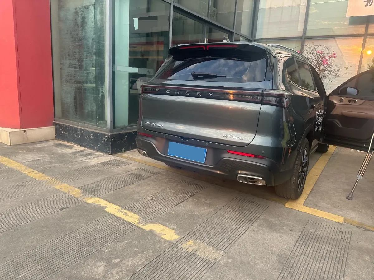 2025 Chery Tiggo 8 Plus 1.6T 197HP L4 7DCT,autocango,china used car exporter,china ev exporter,chinese used car exporter,chinese used ev exporter