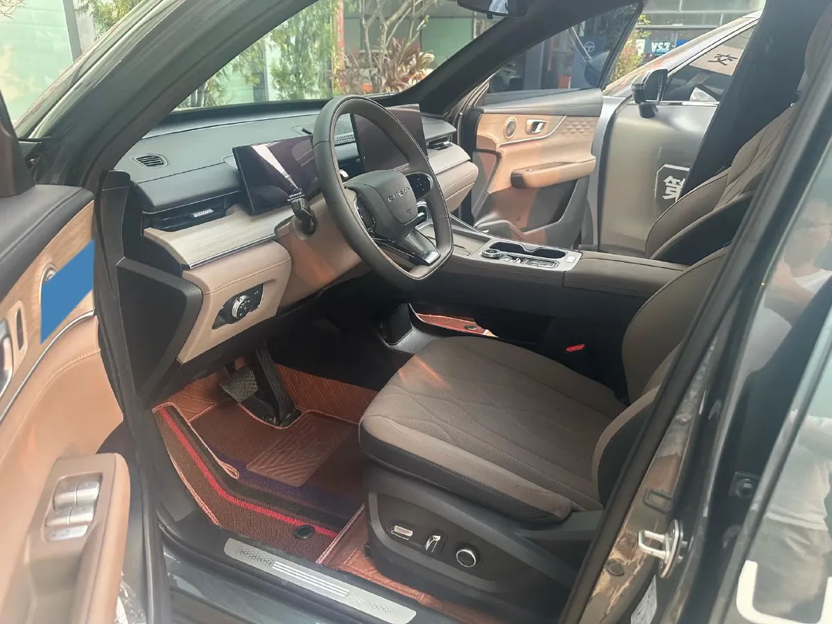 2025 Chery Tiggo 8 Plus 1.6T 197HP L4 7DCT,autocango,china used car exporter,china ev exporter,chinese used car exporter,chinese used ev exporter