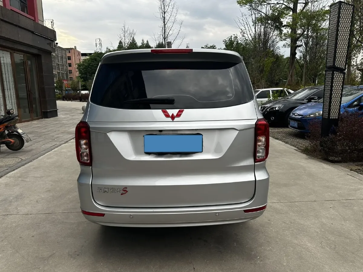 2021 WuLing HongGuang 1.5L 99HP L4 6MT,autocango,china used car exporter,china ev exporter,chinese used car exporter,chinese used ev exporter