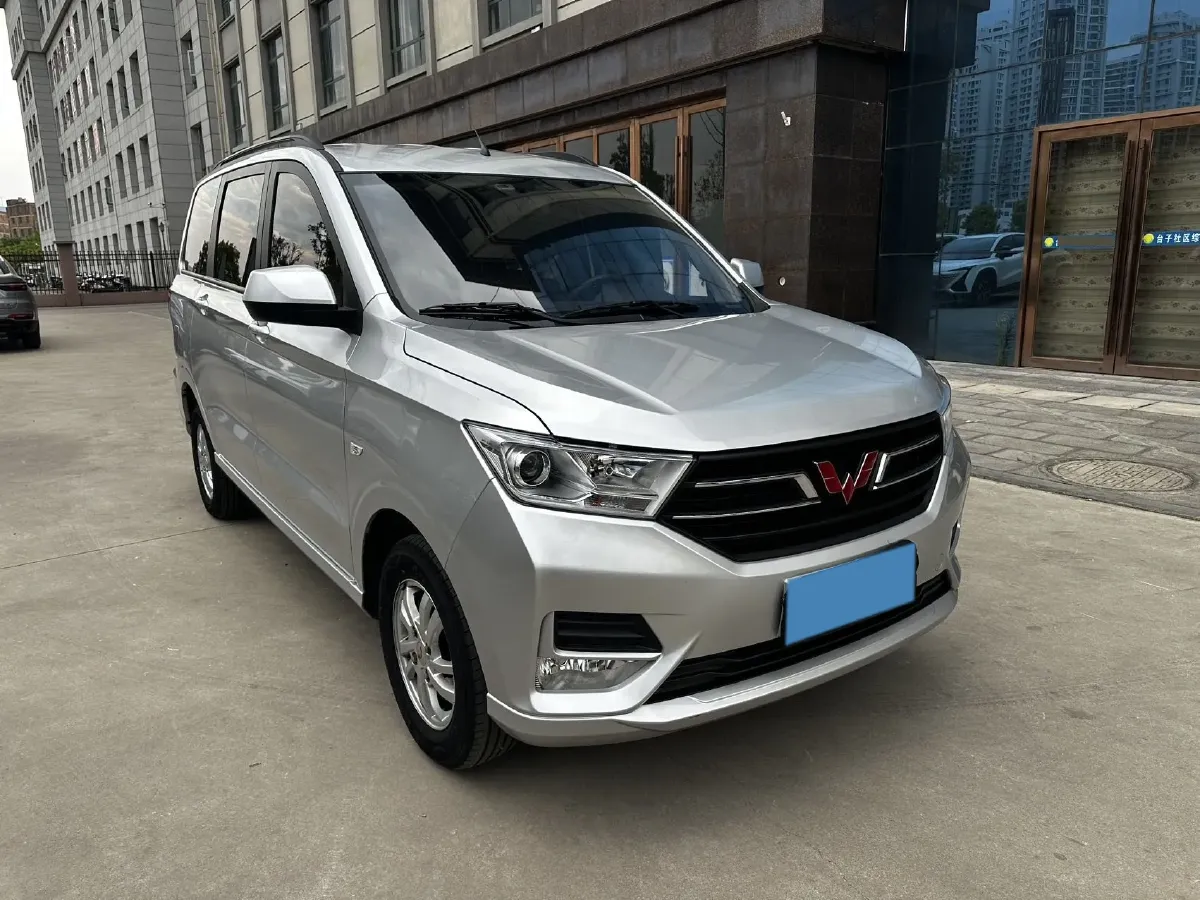 2021 WuLing HongGuang 1.5L 99HP L4 6MT,autocango,china used car exporter,china ev exporter,chinese used car exporter,chinese used ev exporter