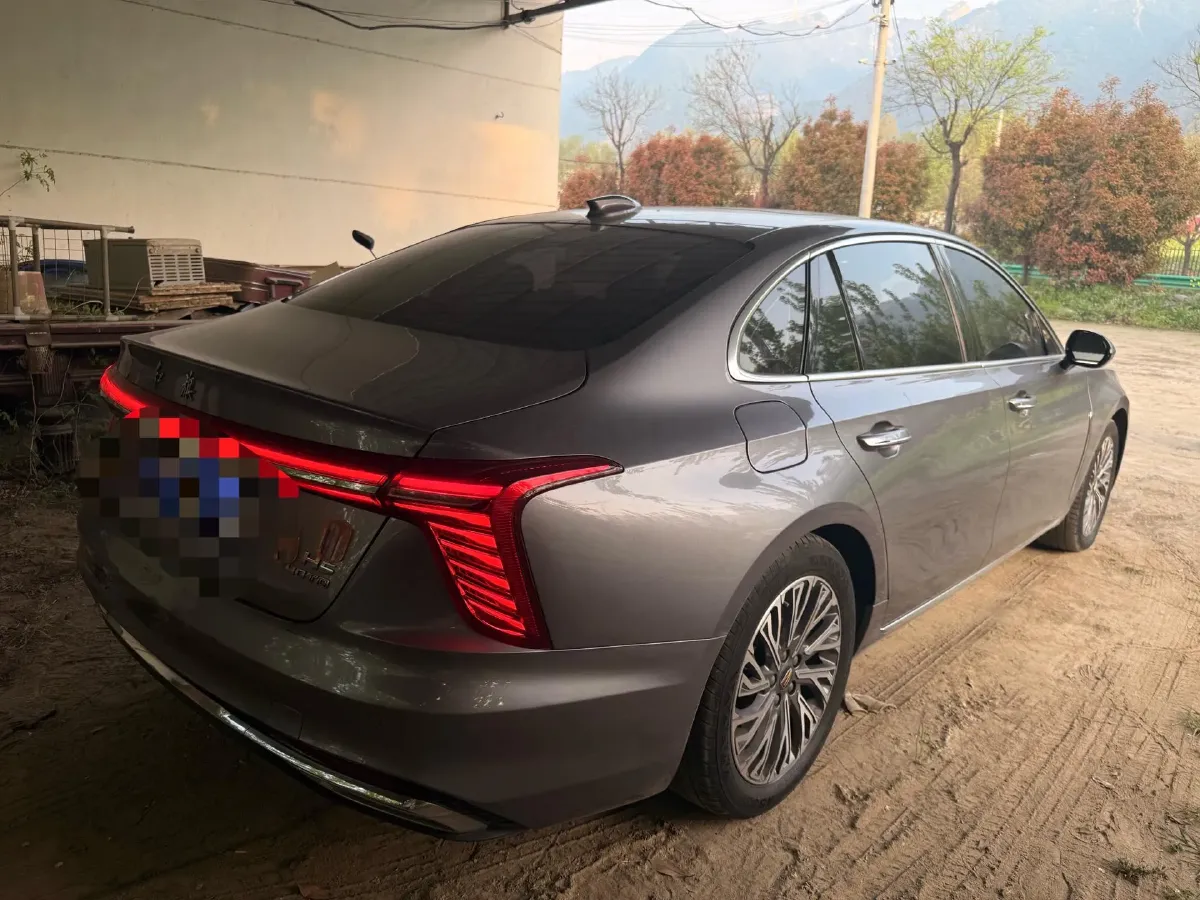 2023 HongQi H5 2.0T 224HP L4 8AT,autocango,china used car exporter,china ev exporter,chinese used car exporter,chinese used ev exporter