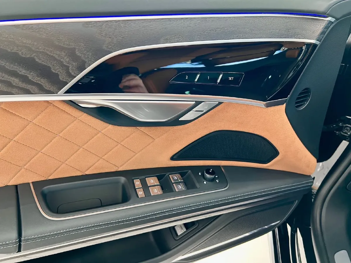 2022 Audi A8 3.0T 340HP V6 8AT,autocango,china used car exporter,china ev exporter,chinese used car exporter,chinese used ev exporter