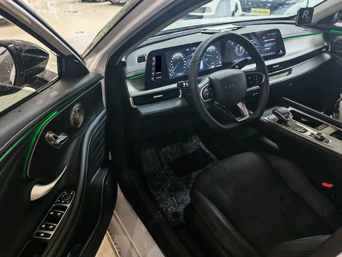 2024 Fulwin FulwinA8 1.5T 156HP L4 1DHT PHEV 18.3KWH,autocango,china used car exporter,china ev exporter,chinese used car exporter,chinese used ev exporter