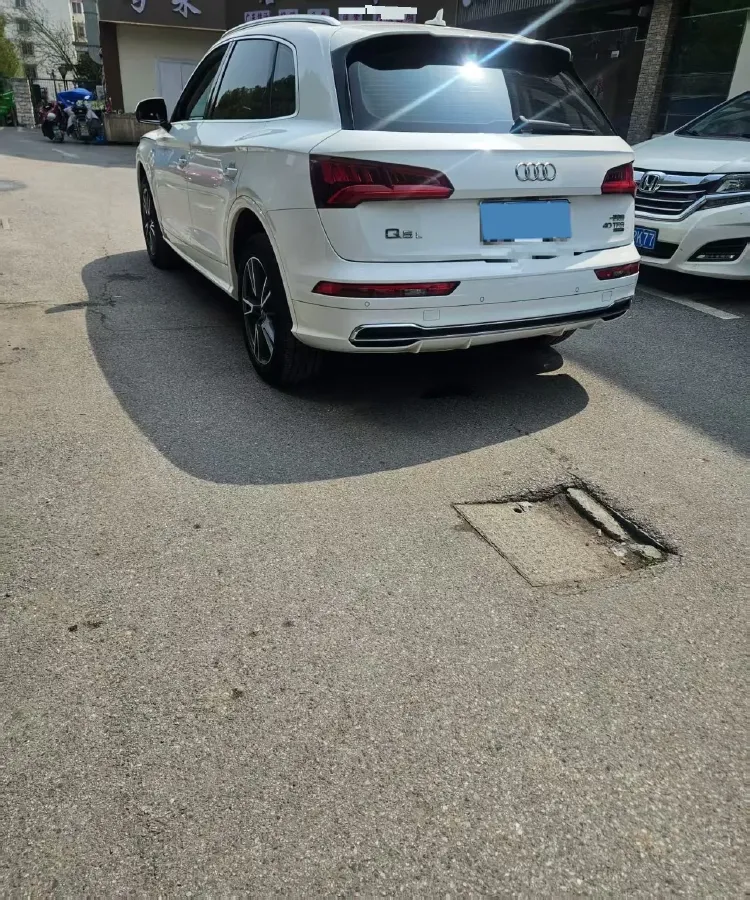 2020 Audi Q5L 2.0T 190HP L4 7DCT,autocango,china used car exporter,china ev exporter,chinese used car exporter,chinese used ev exporter