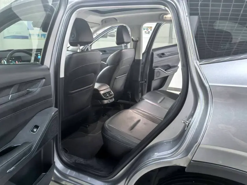 2022 Haval H6 1.5T 184HP L4 7DCT,autocango,china used car exporter,china ev exporter,chinese used car exporter,chinese used ev exporter