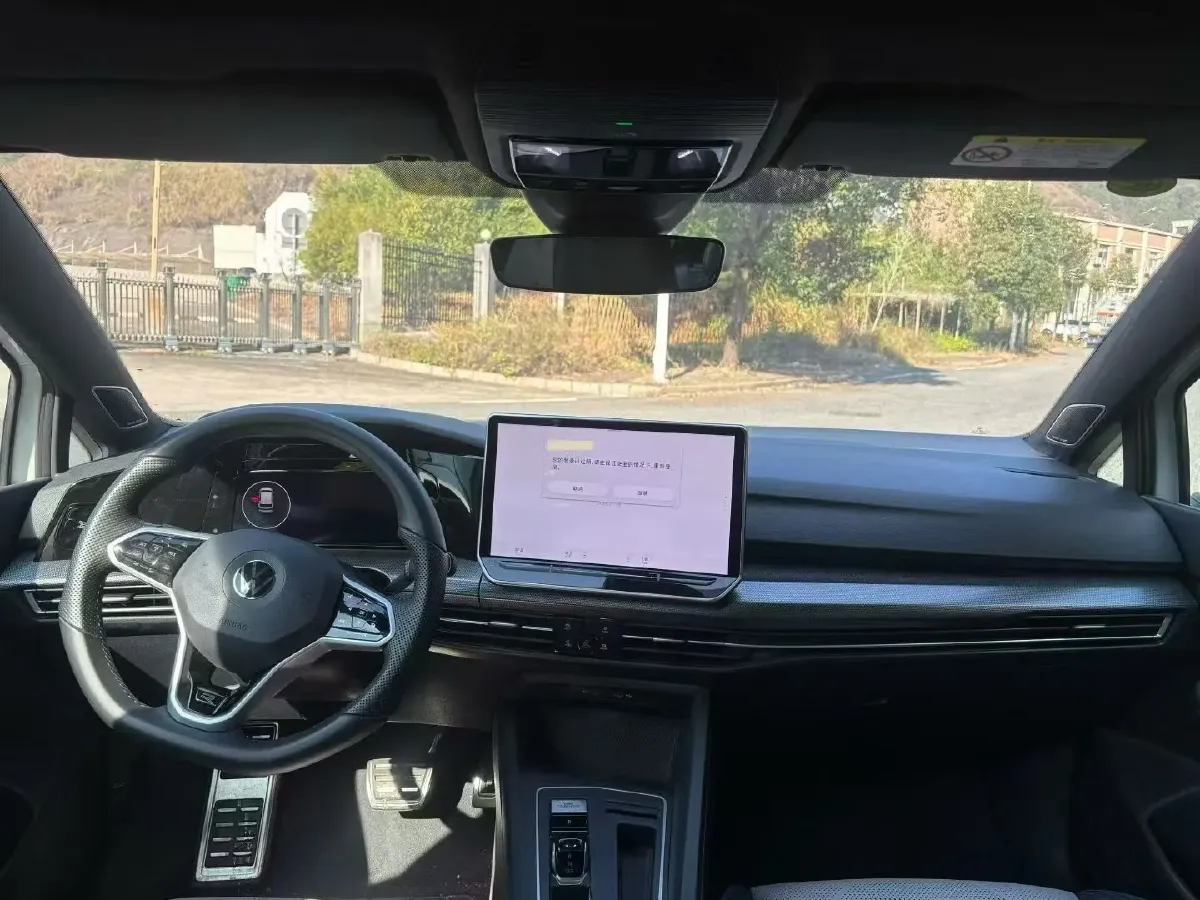 2025 Volkswagen Golf 1.5T 160HP L4 7DCT,autocango,china used car exporter,china ev exporter,chinese used car exporter,chinese used ev exporter