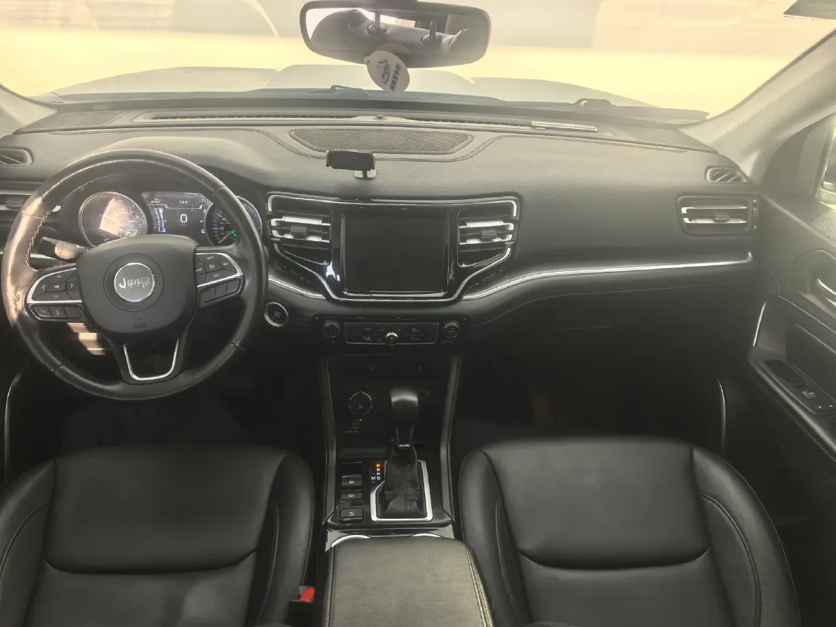 2018 Jeep Grand Commander 2.0T 265HP L4 9AT,autocango,china used car exporter,china ev exporter,chinese used car exporter,chinese used ev exporter