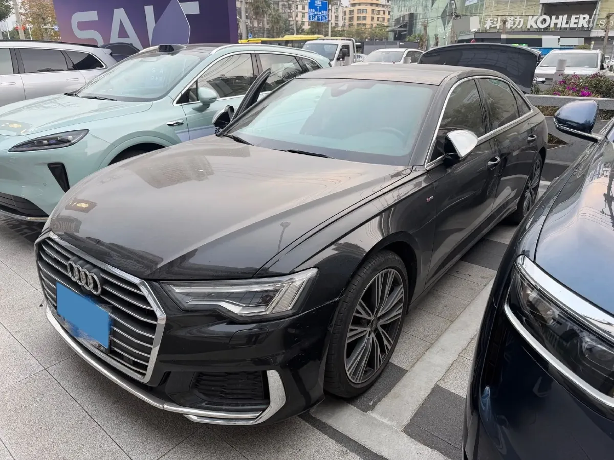 2022 Audi A6L 2.0T 224HP L4 7DCT,autocango,china used car exporter,china ev exporter,chinese used car exporter,chinese used ev exporter