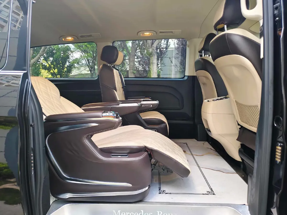 2021 Mercedes-Benz Vito 2.0T 211HP L4 9AT,autocango,china used car exporter,china ev exporter,chinese used car exporter,chinese used ev exporter
