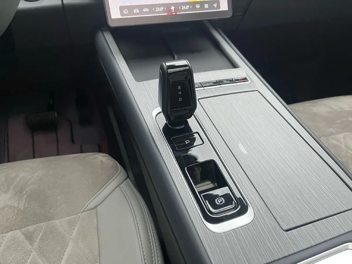 2024 Geely StarRay 1.5T 181HP L4 7DCT,autocango,china used car exporter,china ev exporter,chinese used car exporter,chinese used ev exporter