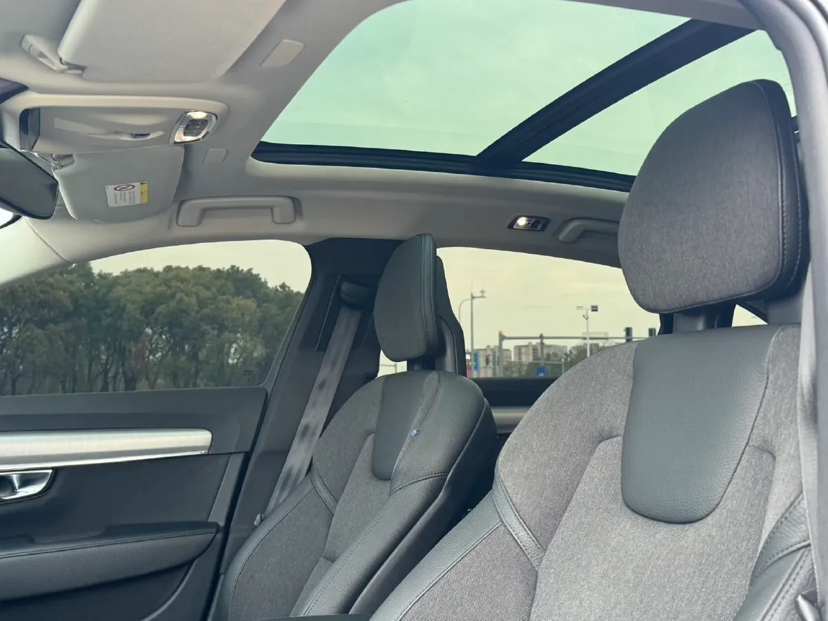 2018 Volvo S90 2.0T 190HP L4 8AT,autocango,china used car exporter,china ev exporter,chinese used car exporter,chinese used ev exporter