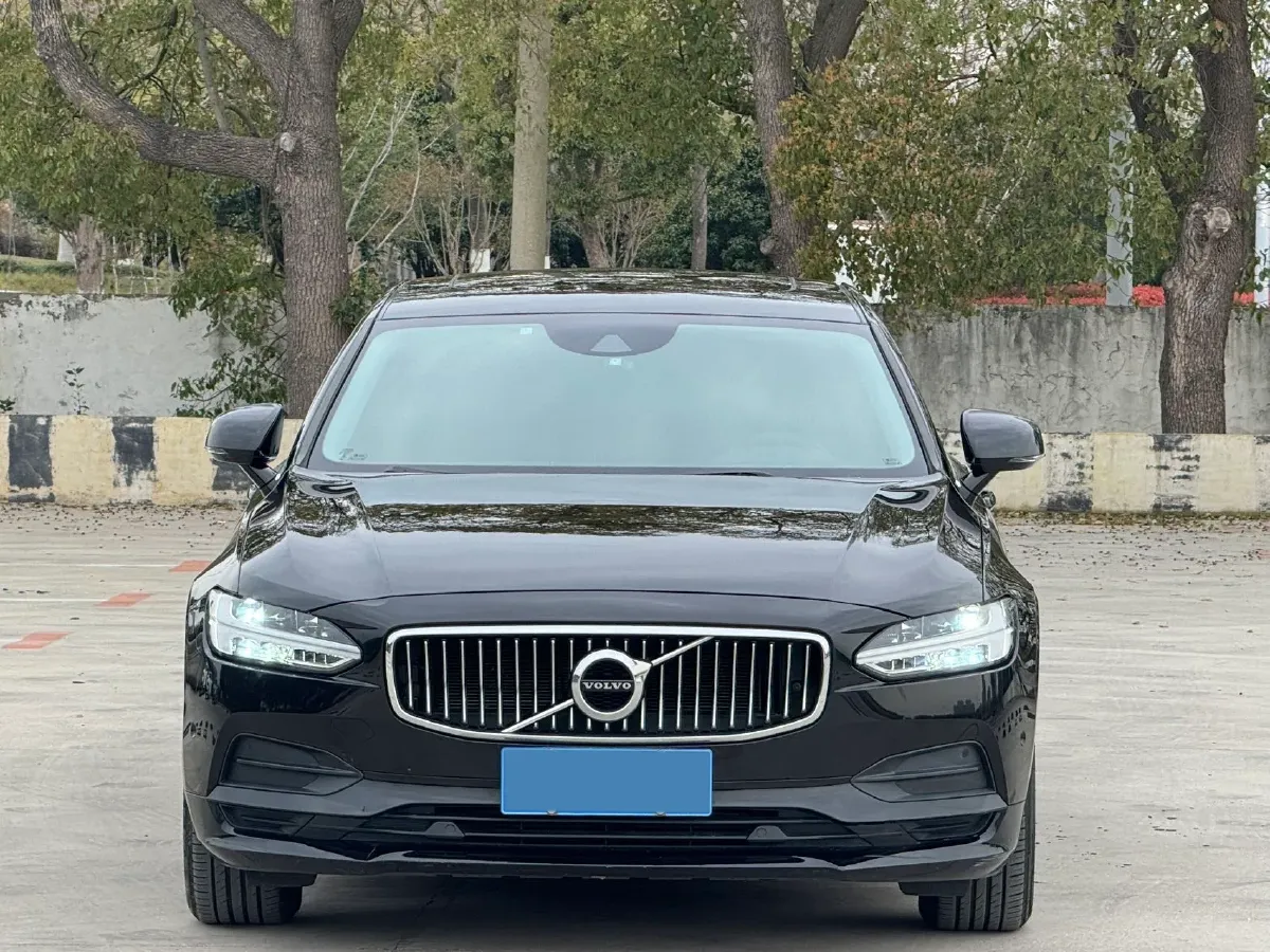 2018 Volvo S90 2.0T 190HP L4 8AT,autocango,china used car exporter,china ev exporter,chinese used car exporter,chinese used ev exporter