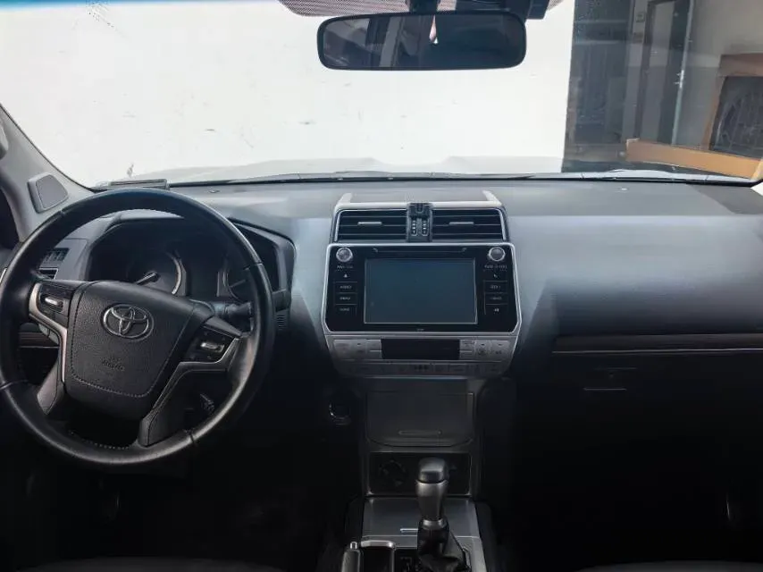 2018 Land Rover Discovery Sport 2.0T 241HP L4 9AT,autocango,china used car exporter,china ev exporter,chinese used car exporter,chinese used ev exporter