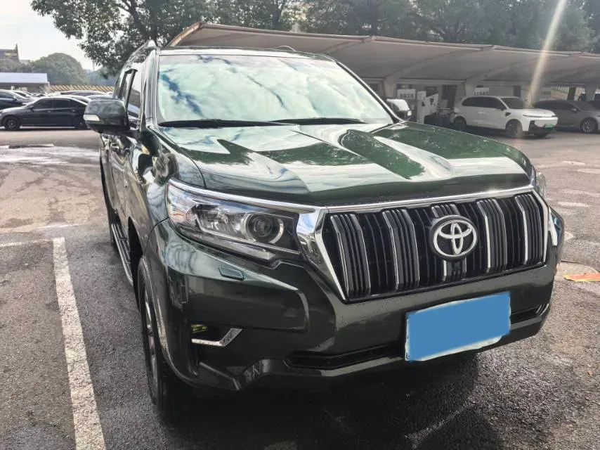 2018 Land Rover Discovery Sport 2.0T 241HP L4 9AT,autocango,china used car exporter,china ev exporter,chinese used car exporter,chinese used ev exporter