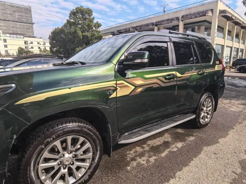 2018 Land Rover Discovery Sport 2.0T 241HP L4 9AT,autocango,china used car exporter,china ev exporter,chinese used car exporter,chinese used ev exporter