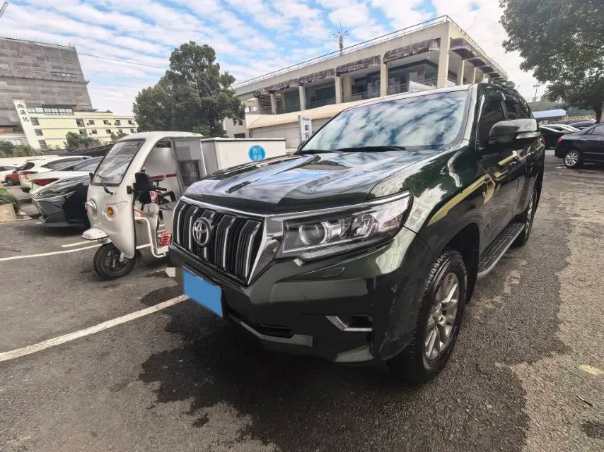 2018 Land Rover Discovery Sport 2.0T 241HP L4 9AT,autocango,china used car exporter,china ev exporter,chinese used car exporter,chinese used ev exporter