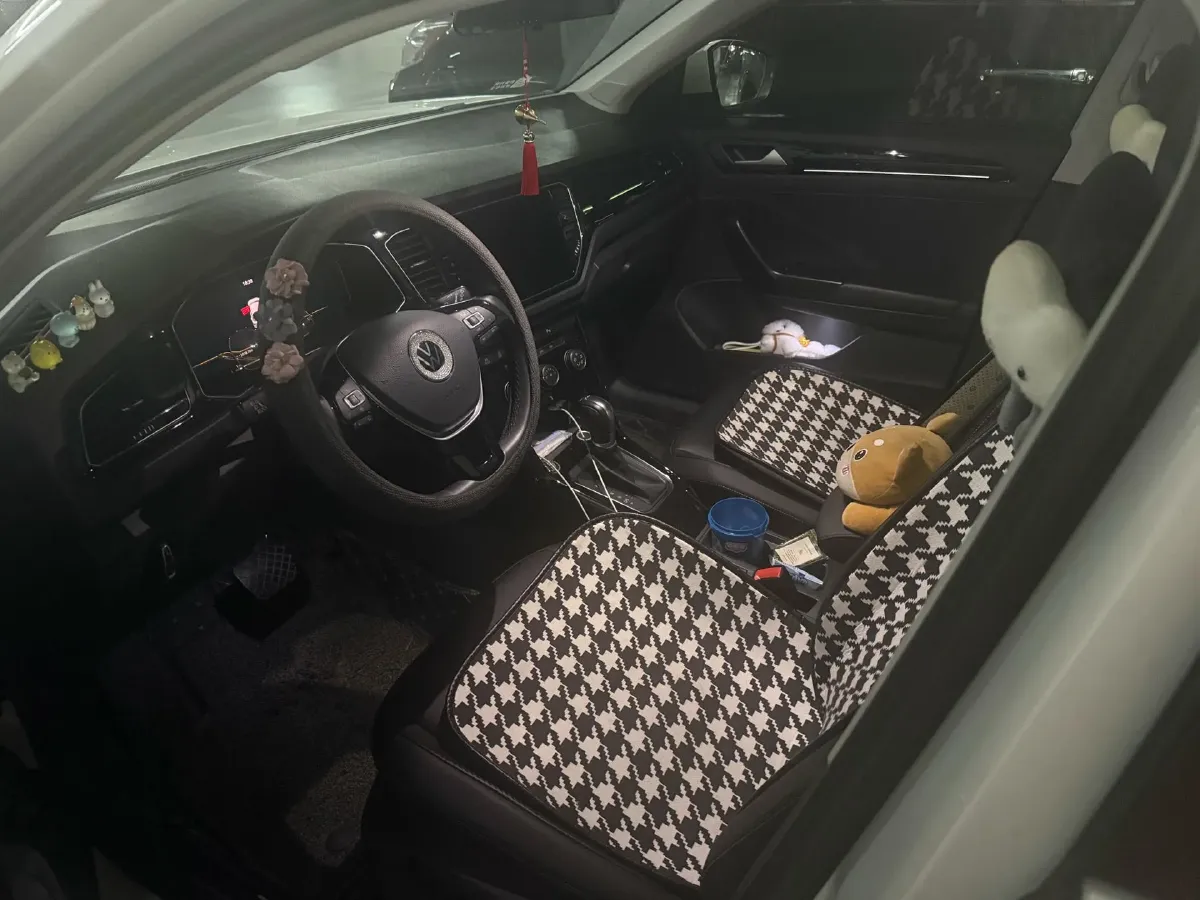 2022 Volkswagen T-Roc 1.4T 150HP L4 7DCT,autocango,china used car exporter,china ev exporter,chinese used car exporter,chinese used ev exporter