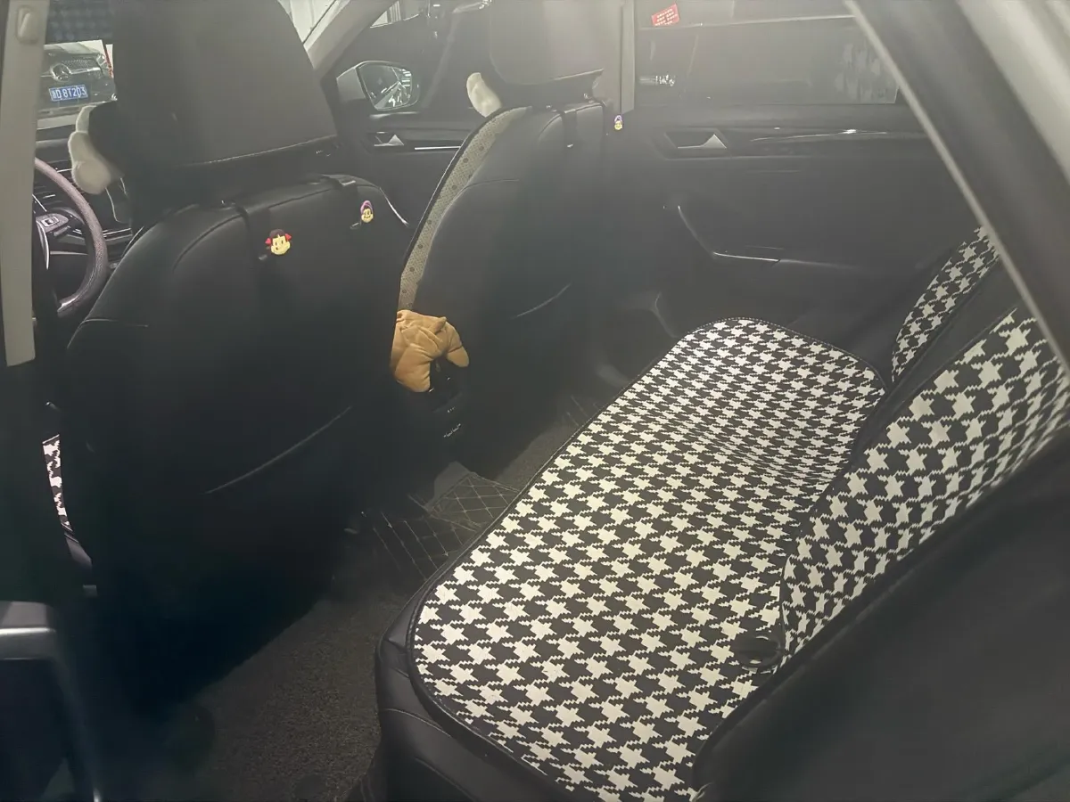 2022 Volkswagen T-Roc 1.4T 150HP L4 7DCT,autocango,china used car exporter,china ev exporter,chinese used car exporter,chinese used ev exporter