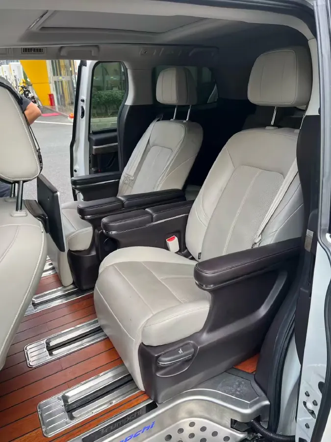 2021 GAC Trumpchi M8 2.0T 252HP L4 8AT,autocango,china used car exporter,china ev exporter,chinese used car exporter,chinese used ev exporter