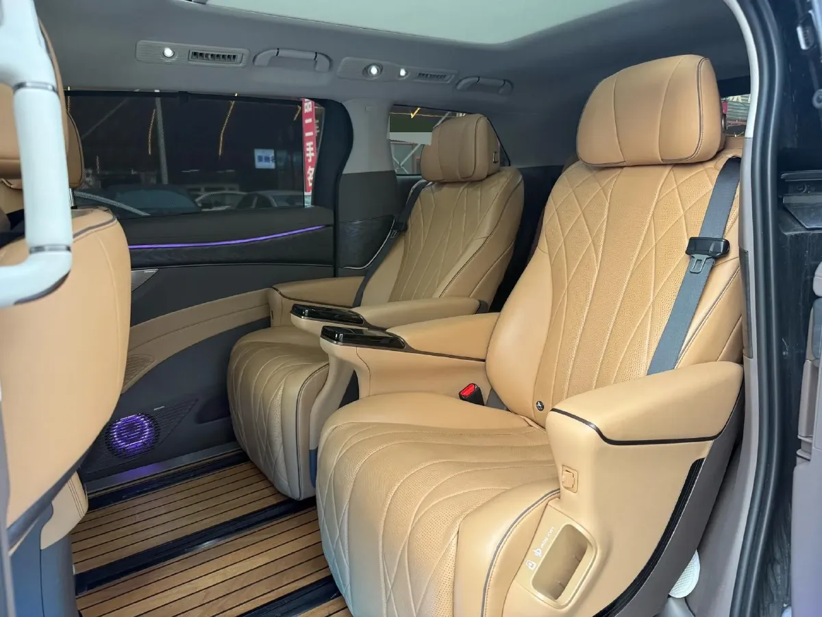 2022 HongQi HS7 3.0T 337HP V6 8AT,autocango,china used car exporter,china ev exporter,chinese used car exporter,chinese used ev exporter
