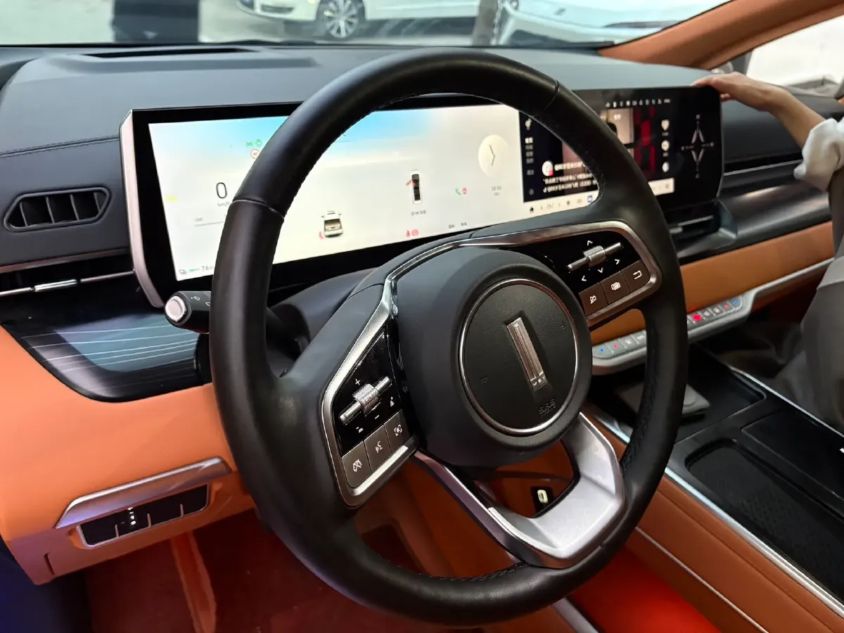 2024 Voyah ZhuiGuang 1.5T 136HP L4 PHEV 43KWH,autocango,china used car exporter,china ev exporter,chinese used car exporter,chinese used ev exporter