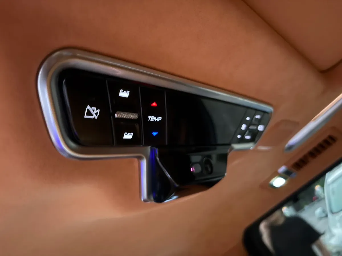 2024 Voyah ZhuiGuang 1.5T 136HP L4 PHEV 43KWH,autocango,china used car exporter,china ev exporter,chinese used car exporter,chinese used ev exporter