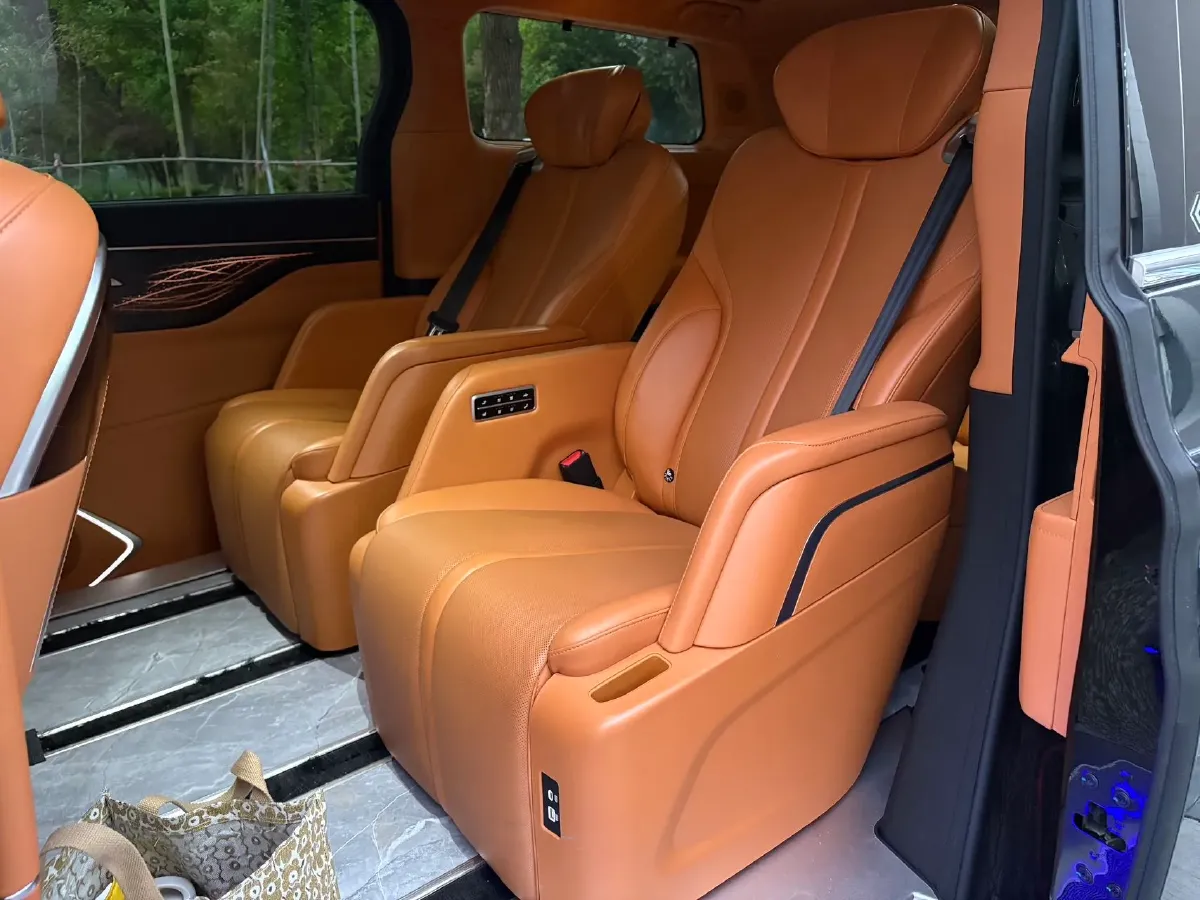 2024 Voyah ZhuiGuang 1.5T 136HP L4 PHEV 43KWH,autocango,china used car exporter,china ev exporter,chinese used car exporter,chinese used ev exporter