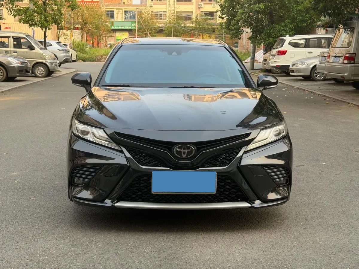 2019 Toyota Camry 2.5L 209HP L4 8AT,autocango,china used car exporter,china ev exporter,chinese used car exporter,chinese used ev exporter