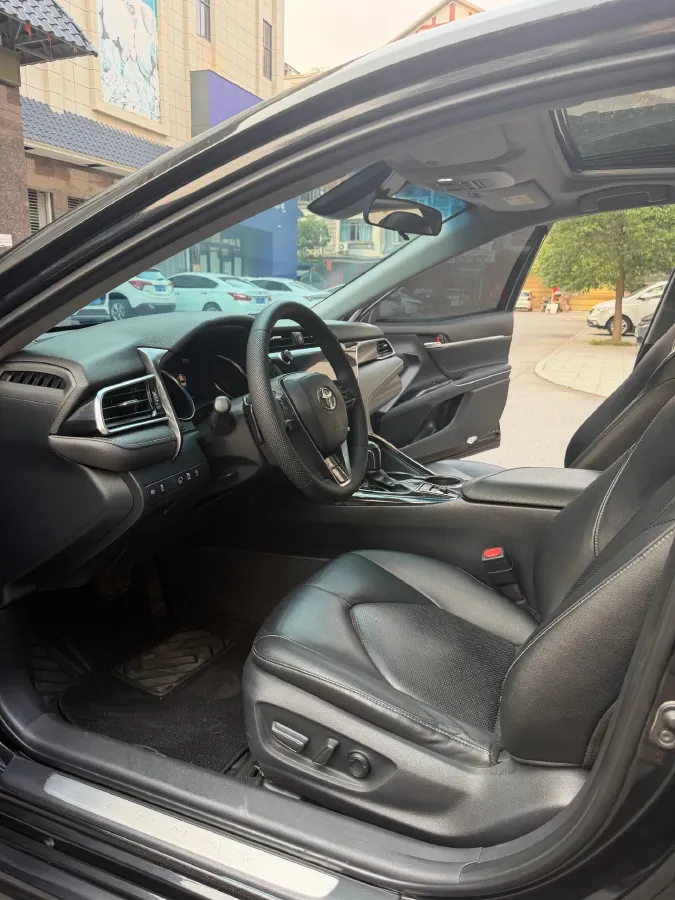 2019 Toyota Camry 2.5L 209HP L4 8AT,autocango,china used car exporter,china ev exporter,chinese used car exporter,chinese used ev exporter