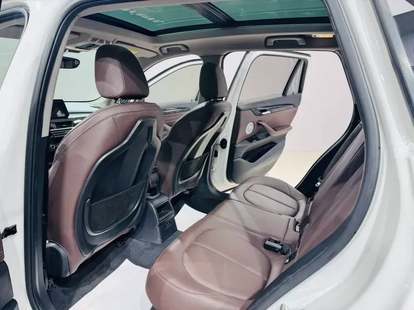 2021 BMW X1 1.5T 140HP L3 7DCT,autocango,china used car exporter,china ev exporter,chinese used car exporter,chinese used ev exporter