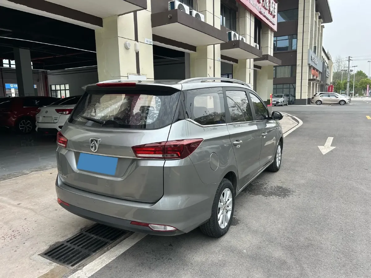 2019 BaoJun 360 1.5L 105HP L4 6MT,autocango,china used car exporter,china ev exporter,chinese used car exporter,chinese used ev exporter