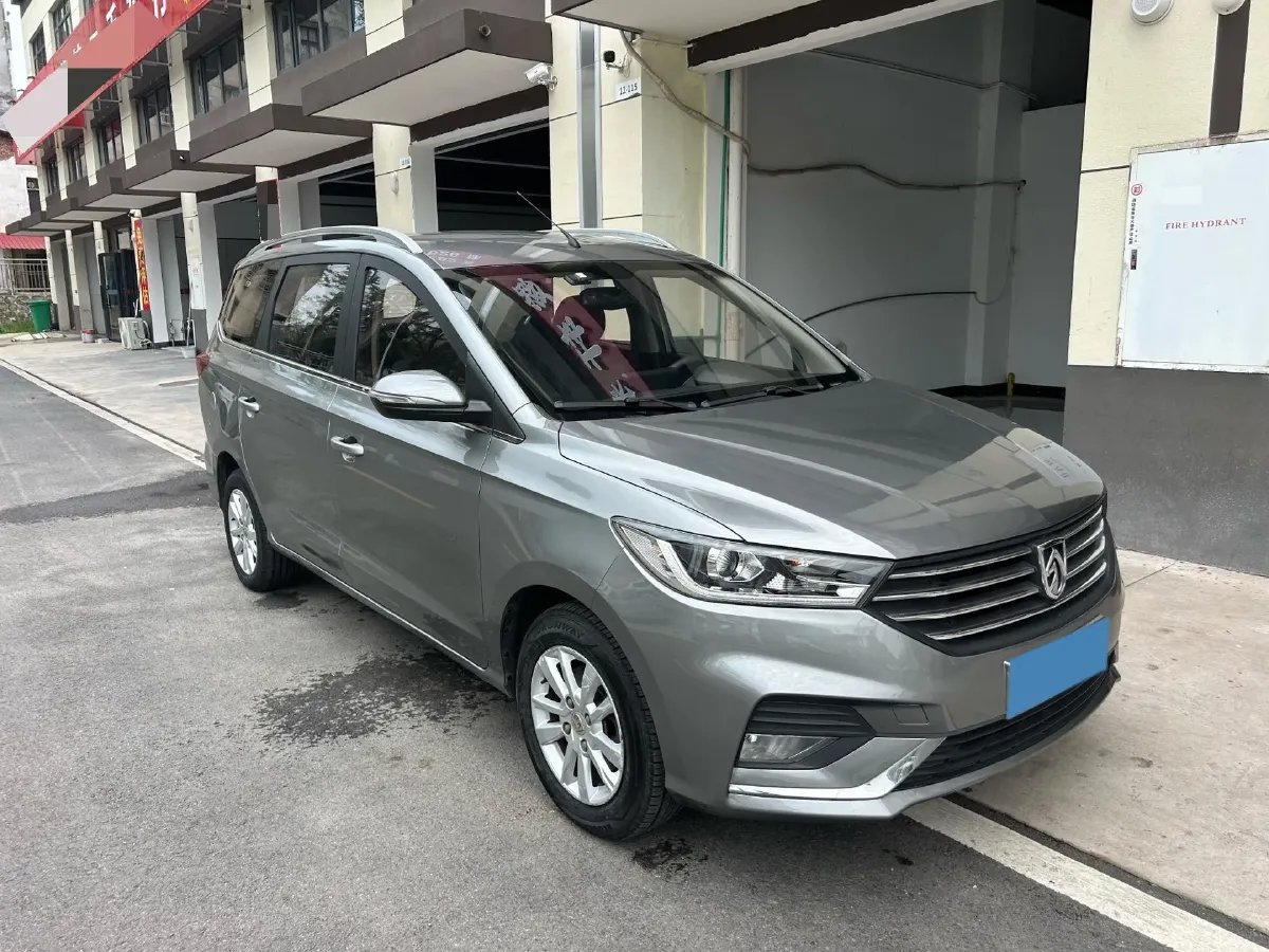 2019 BaoJun 360 1.5L 105HP L4 6MT,autocango,china used car exporter,china ev exporter,chinese used car exporter,chinese used ev exporter