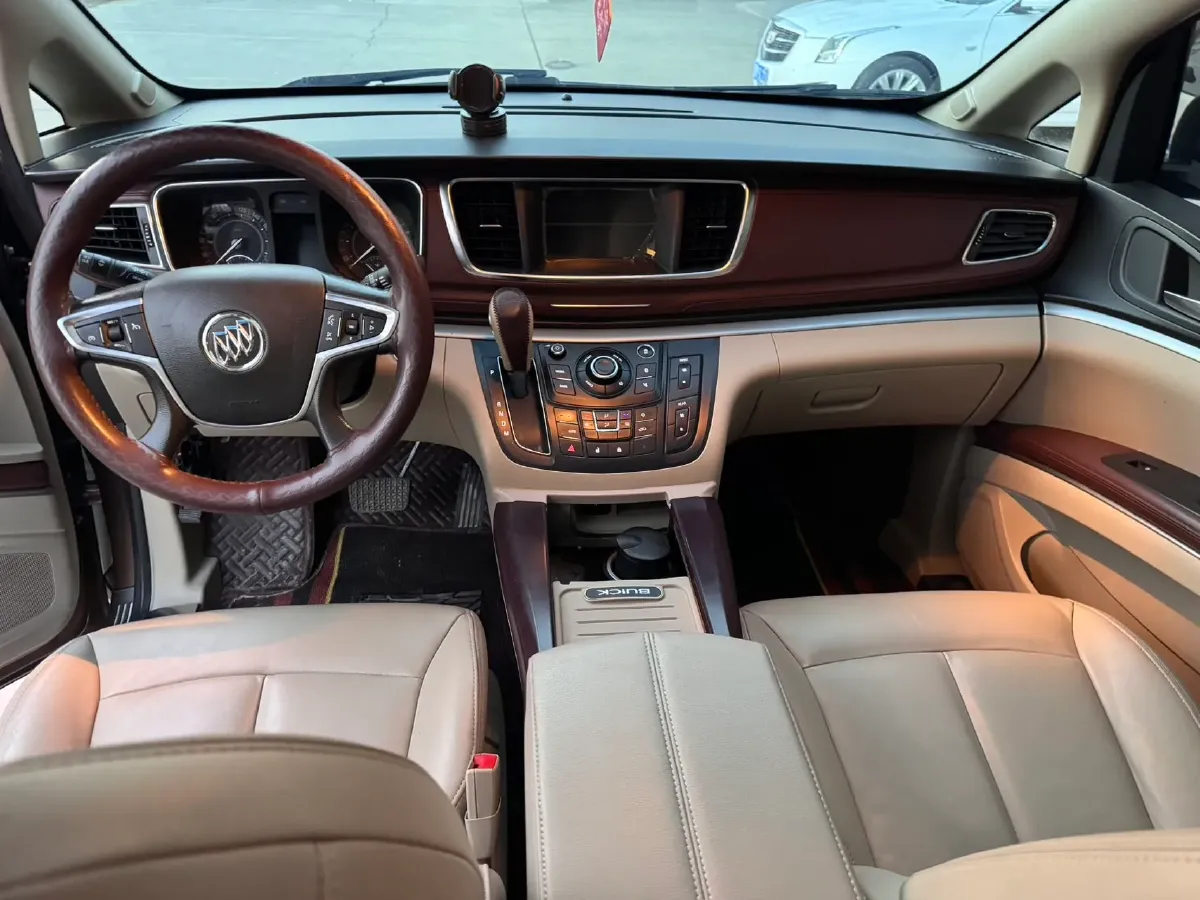 2018 Buick GL8 2.0T 260HP L4 6AT,autocango,china used car exporter,china ev exporter,chinese used car exporter,chinese used ev exporter