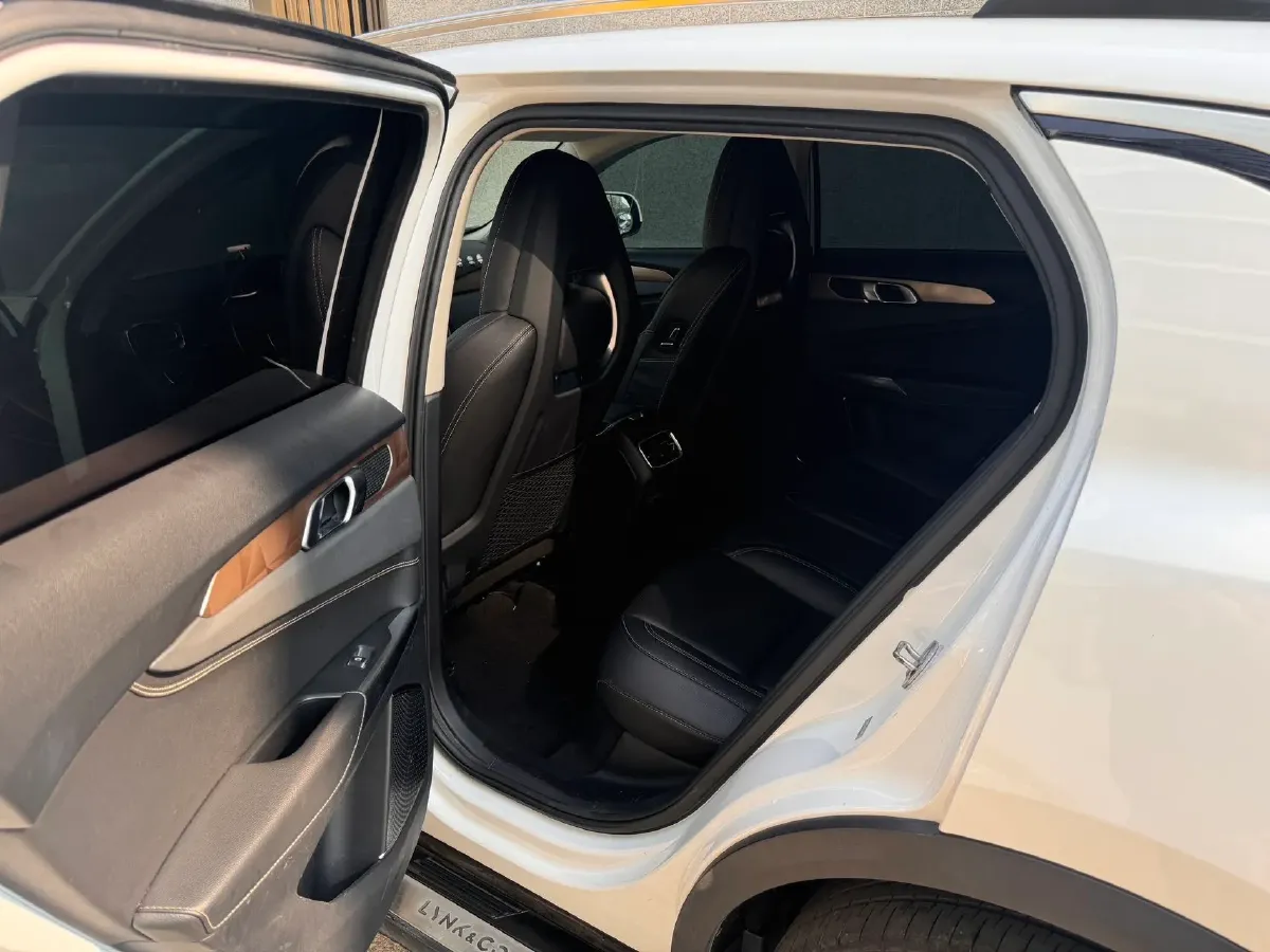 2019 Beijing BJ40 2.0T 218HP L4 6AT,autocango,china used car exporter,china ev exporter,chinese used car exporter,chinese used ev exporter