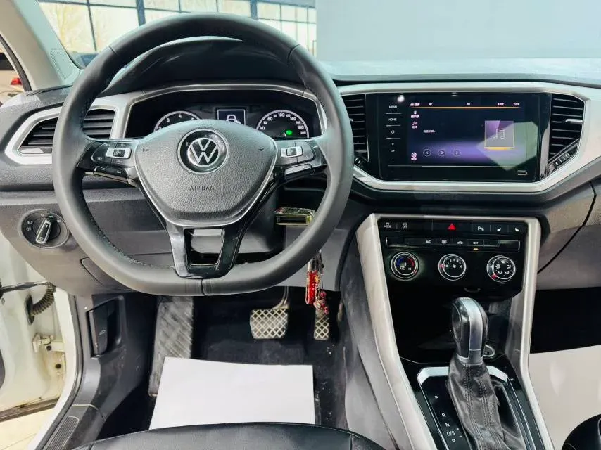 2021 Volkswagen T-Roc 1.4T 150HP L4 7DCT,autocango,china used car exporter,china ev exporter,chinese used car exporter,chinese used ev exporter