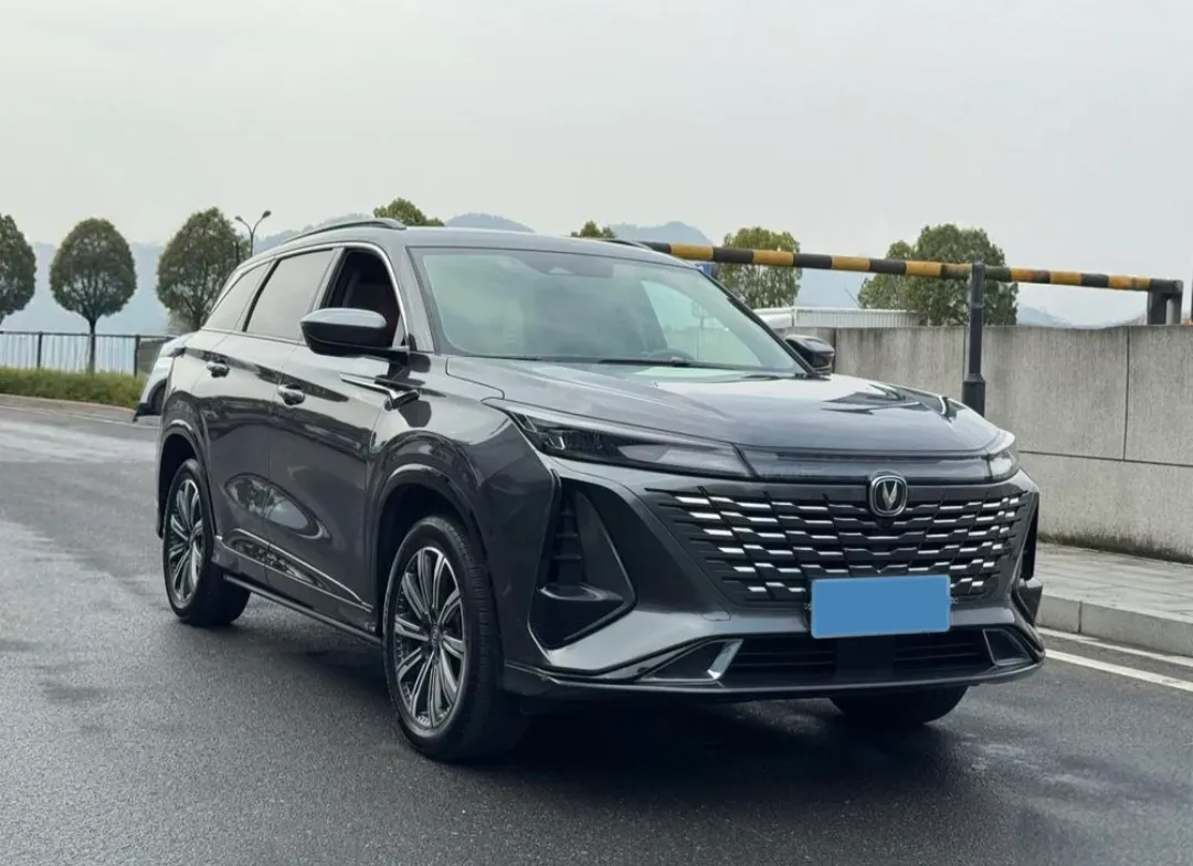 2023 ChangAn CS75 Plus 1.5T 188HP L4 8AT,autocango,china used car exporter,china ev exporter,chinese used car exporter,chinese used ev exporter