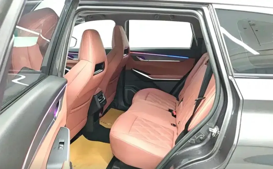 2023 ChangAn CS75 Plus 1.5T 188HP L4 8AT,autocango,china used car exporter,china ev exporter,chinese used car exporter,chinese used ev exporter