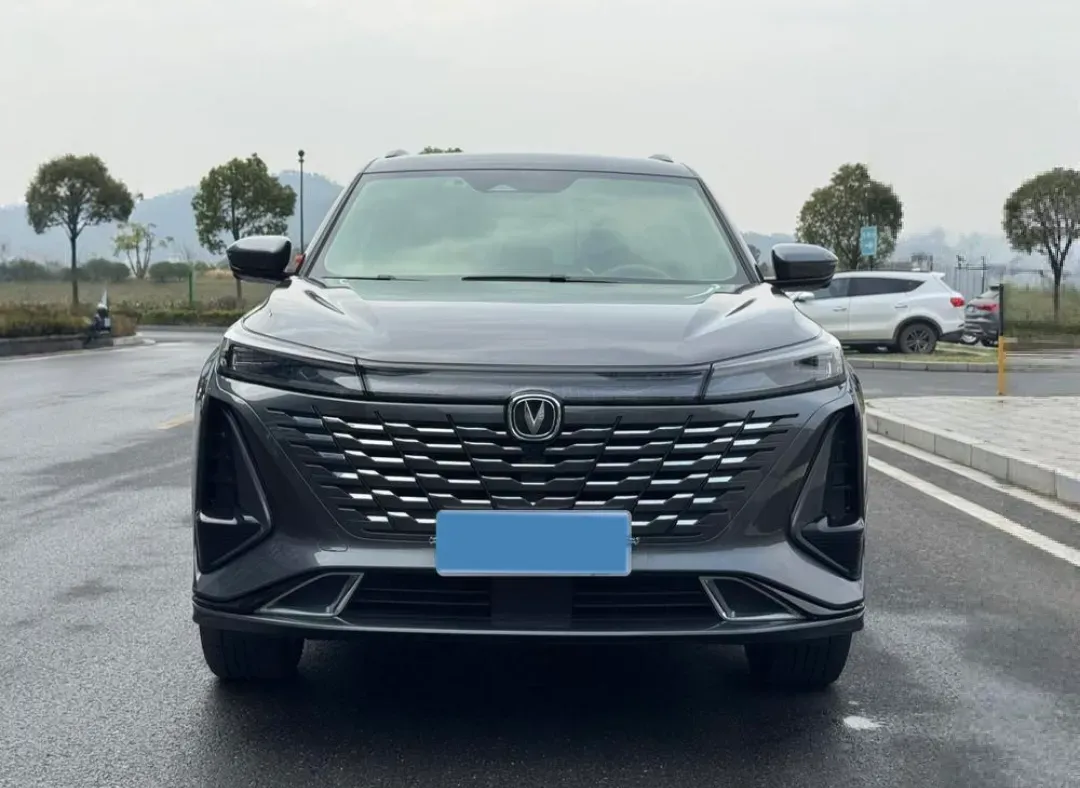 2023 ChangAn CS75 Plus 1.5T 188HP L4 8AT,autocango,china used car exporter,china ev exporter,chinese used car exporter,chinese used ev exporter